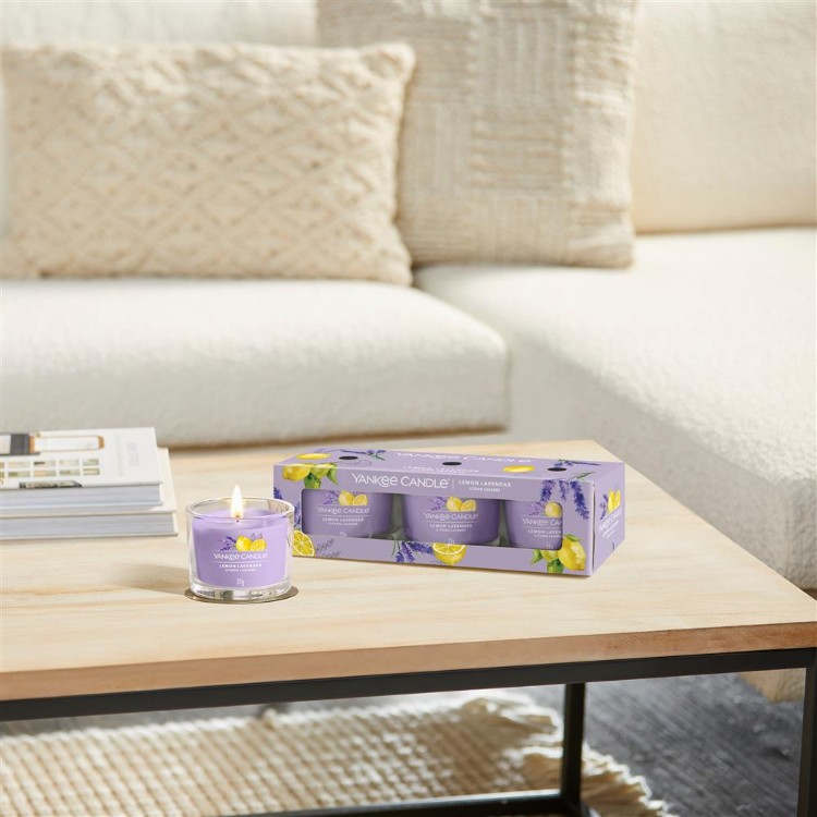 Immagine di Lemon Lavender Signature 3 Pack Filled Votive